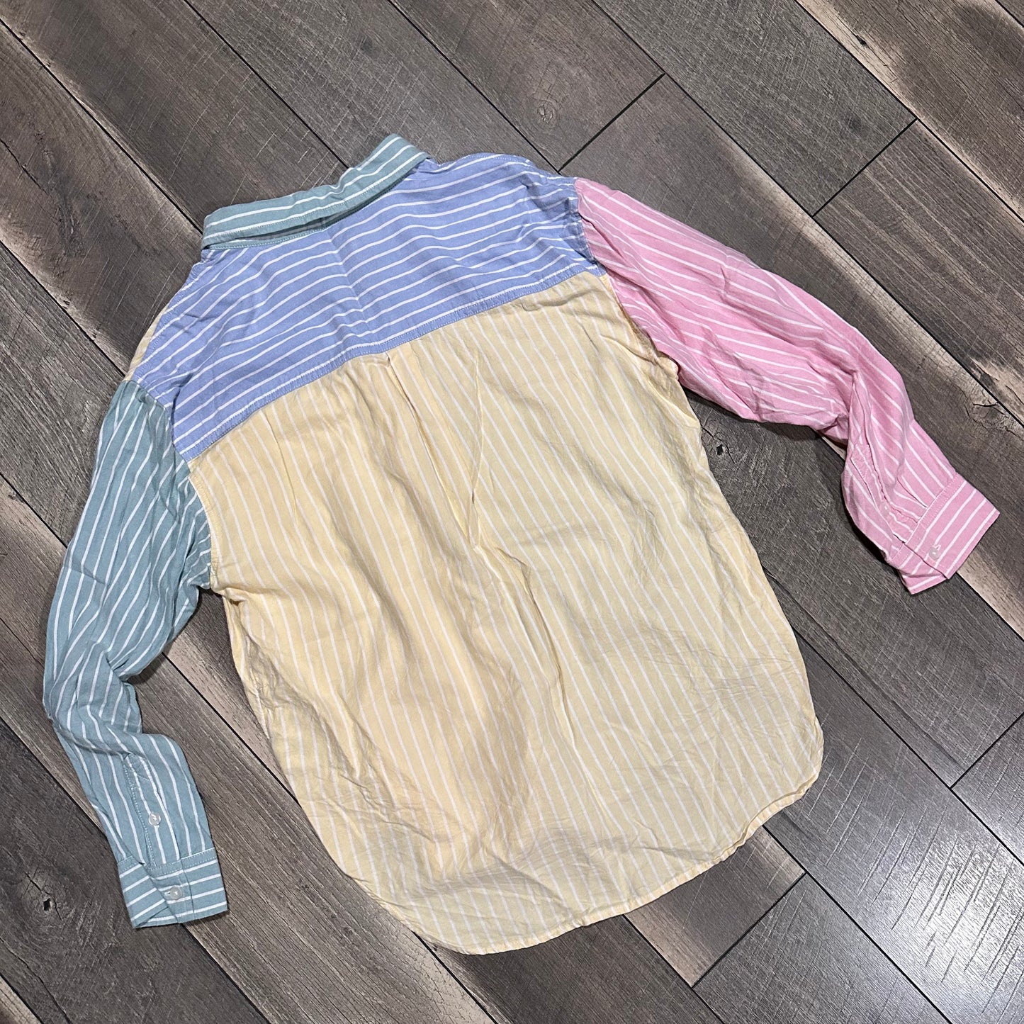 American Eagle Multicolor Button Down