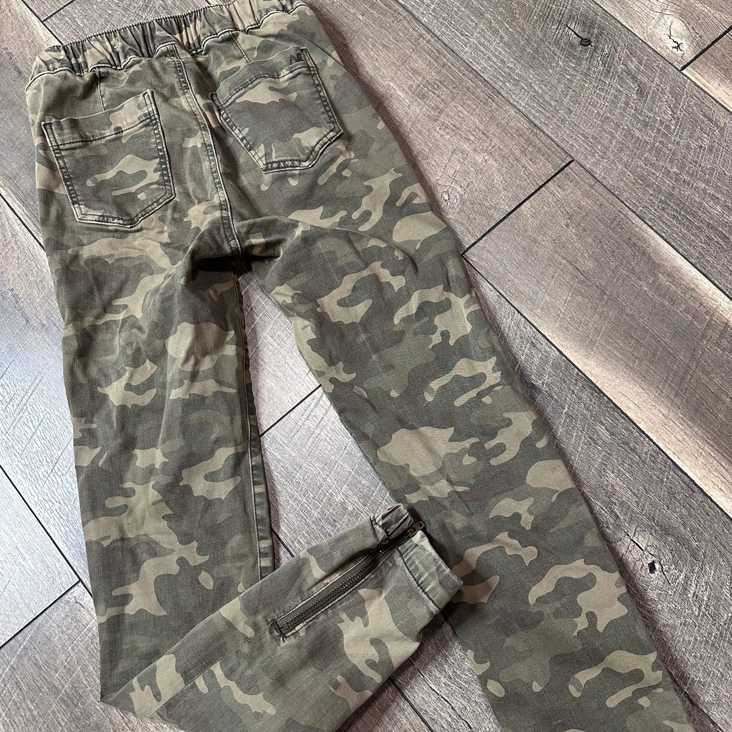 American Eagle Camo Joggers