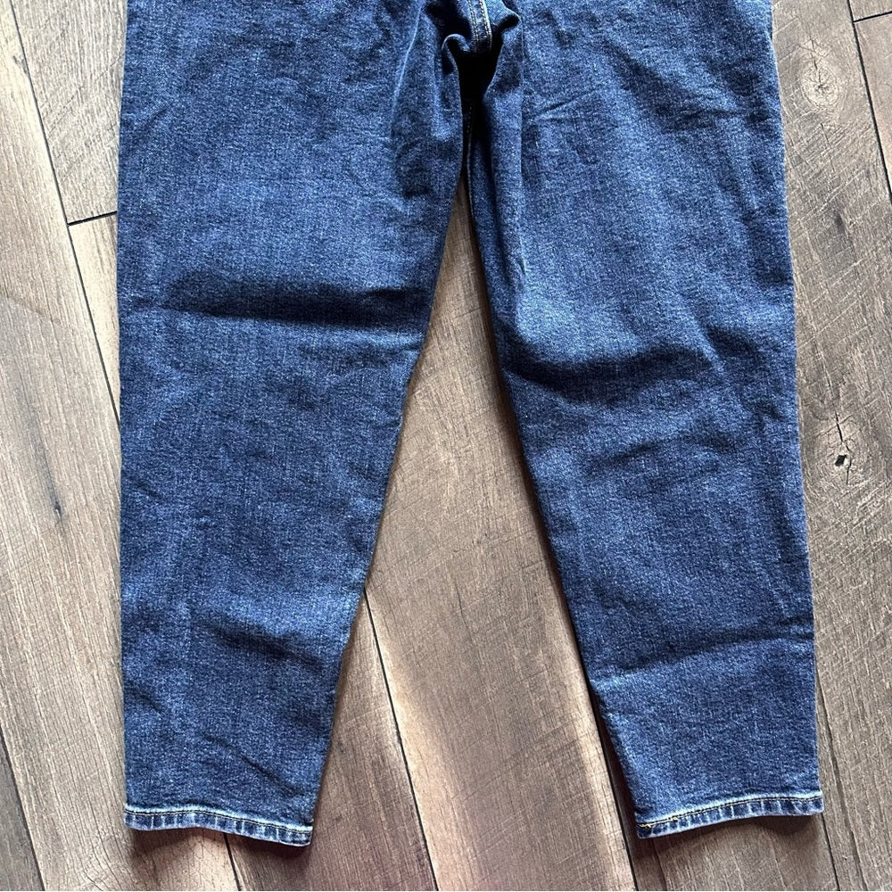 Levi’s Silver Tab Mom Jeans