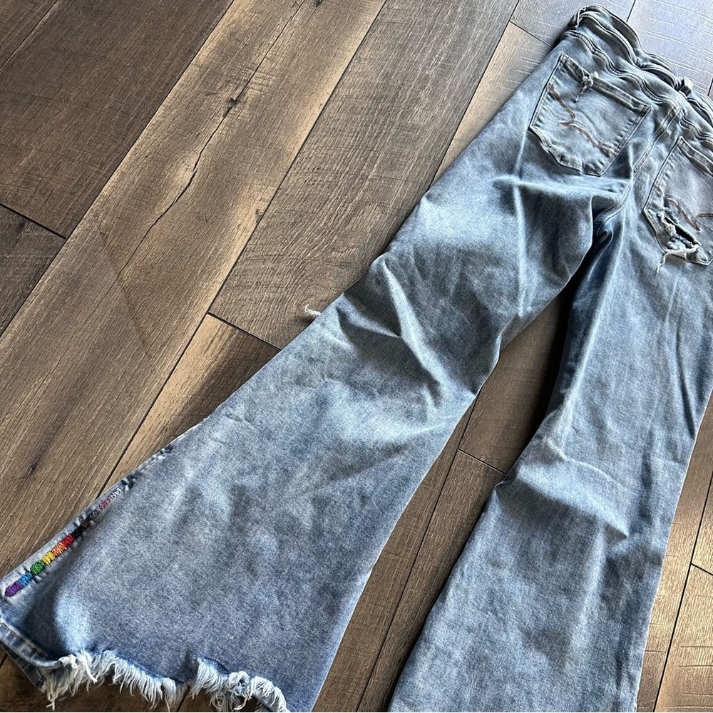 American Eagle PRIDE π³οΈβπ Hi Rise Festival Flare Jeans