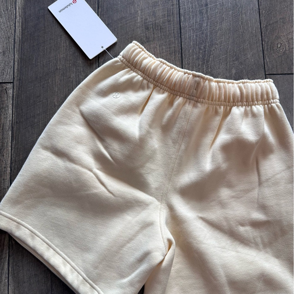 Lululemon Scuba Mid-Rise Oversized Short 7" *Graphic