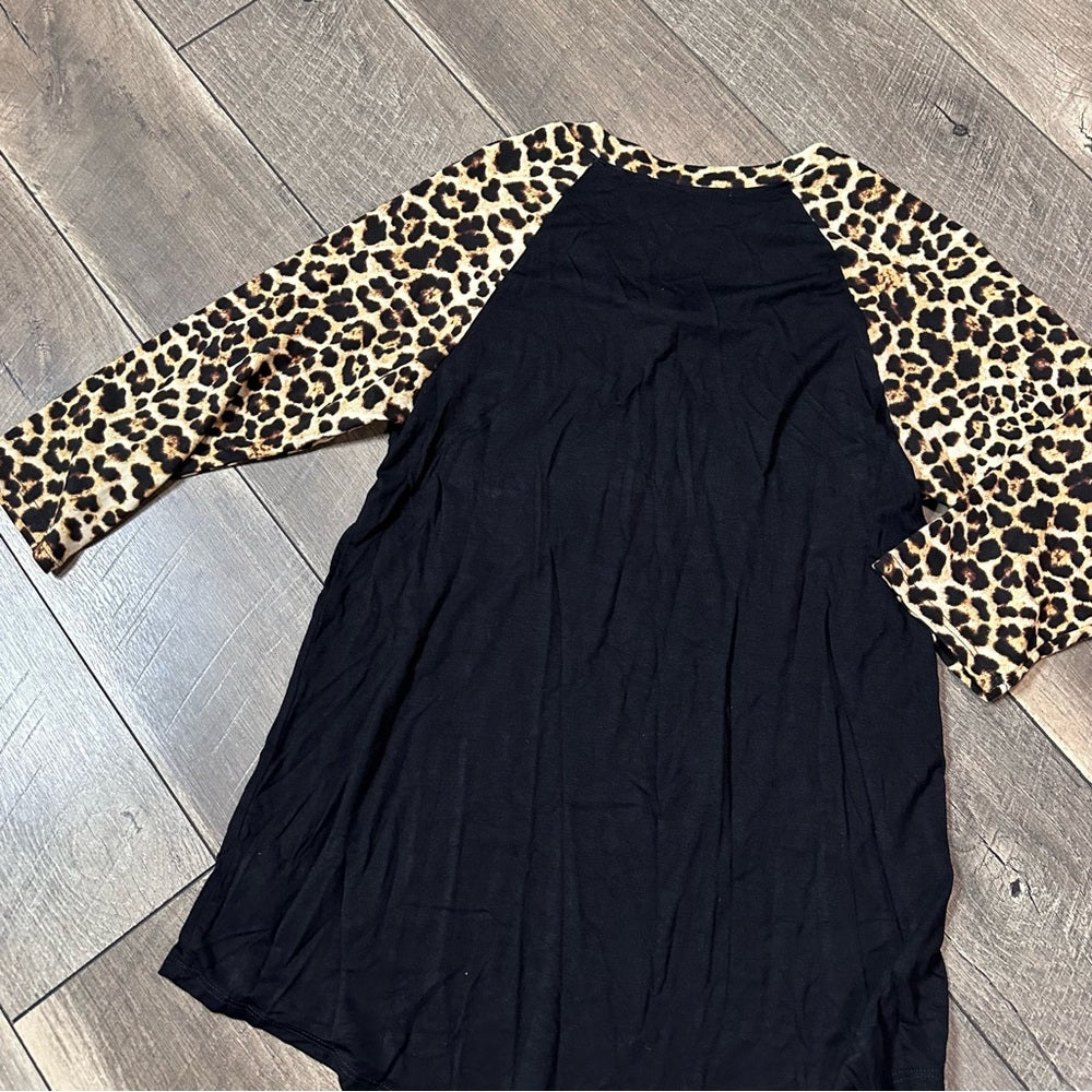 Chris & Carol Leopard 3/4 Sleeve Top