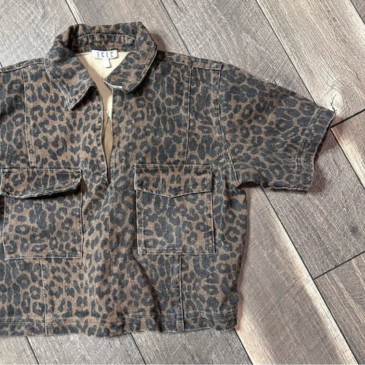 TCEC Leopard Denim Short Sleeve Top