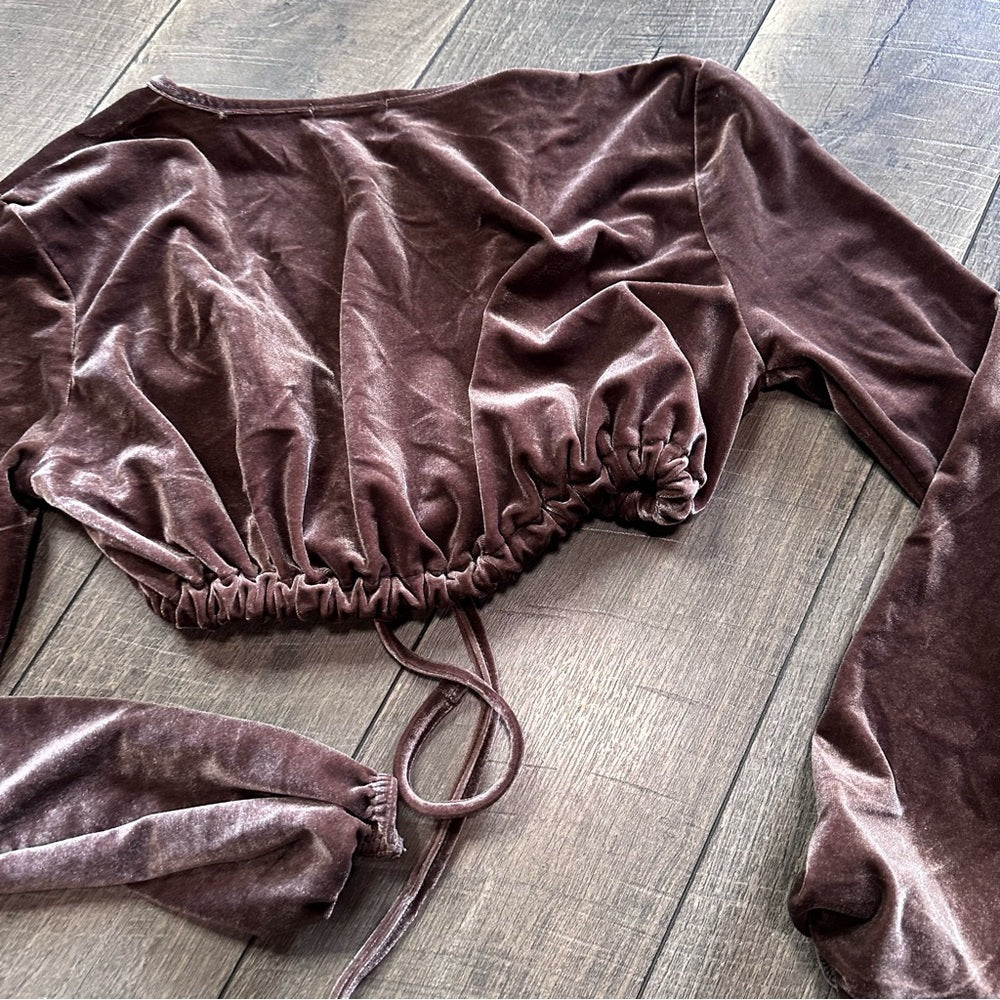 Pretty Little Thing Crop Velour Tie Top