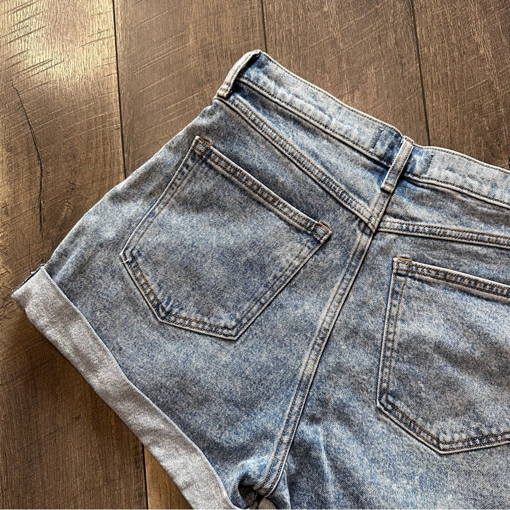 Abercrombie & Fitch 80’s Mom Shorts
