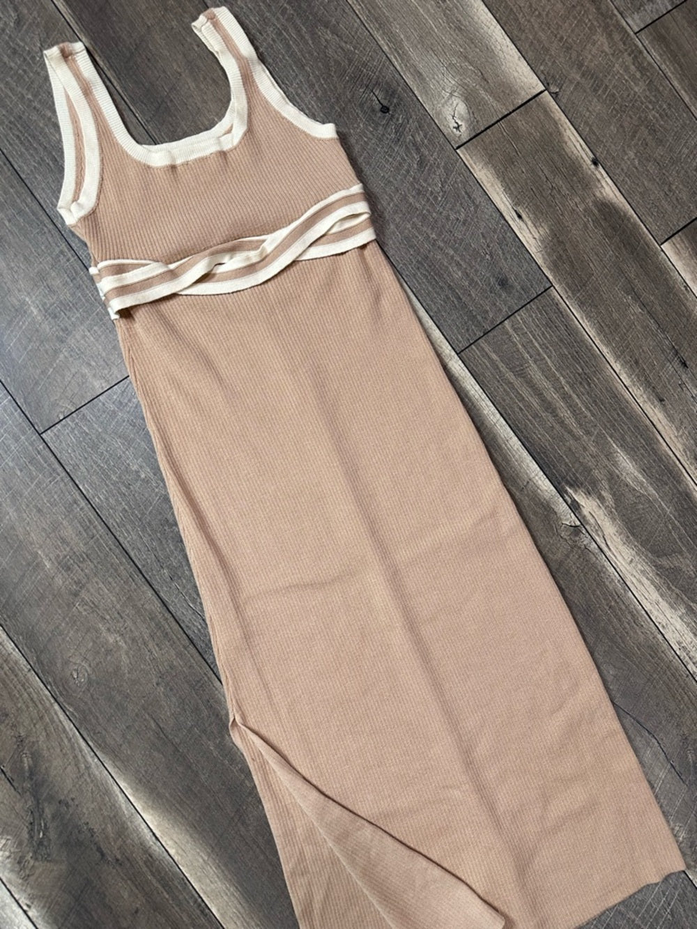 Lelis Ribbed Midi Dress