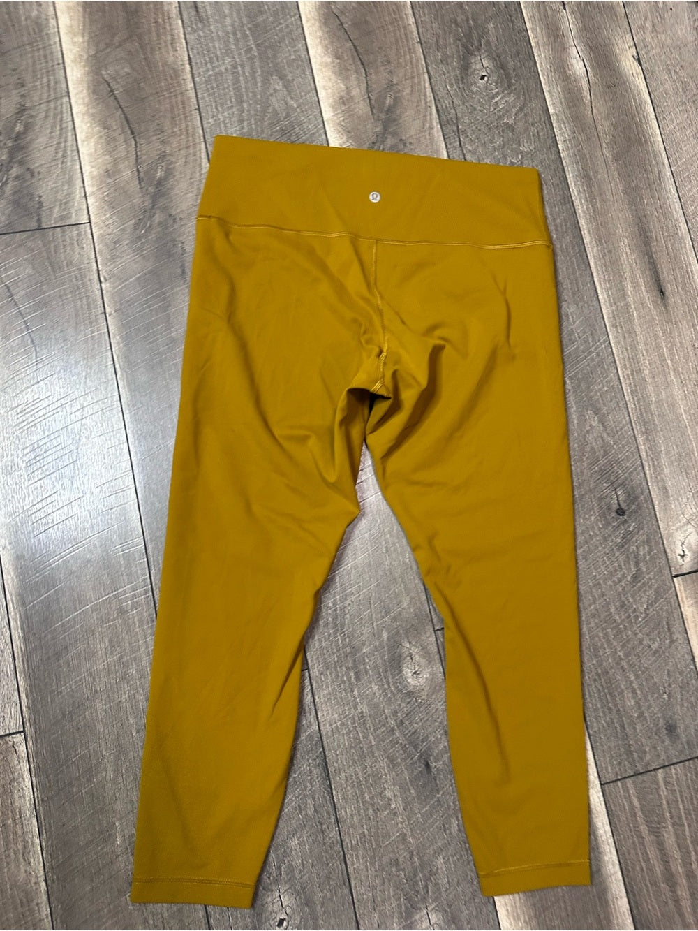 Lululemon Wunder Train High-Rise Tight 25"
Gold Spice