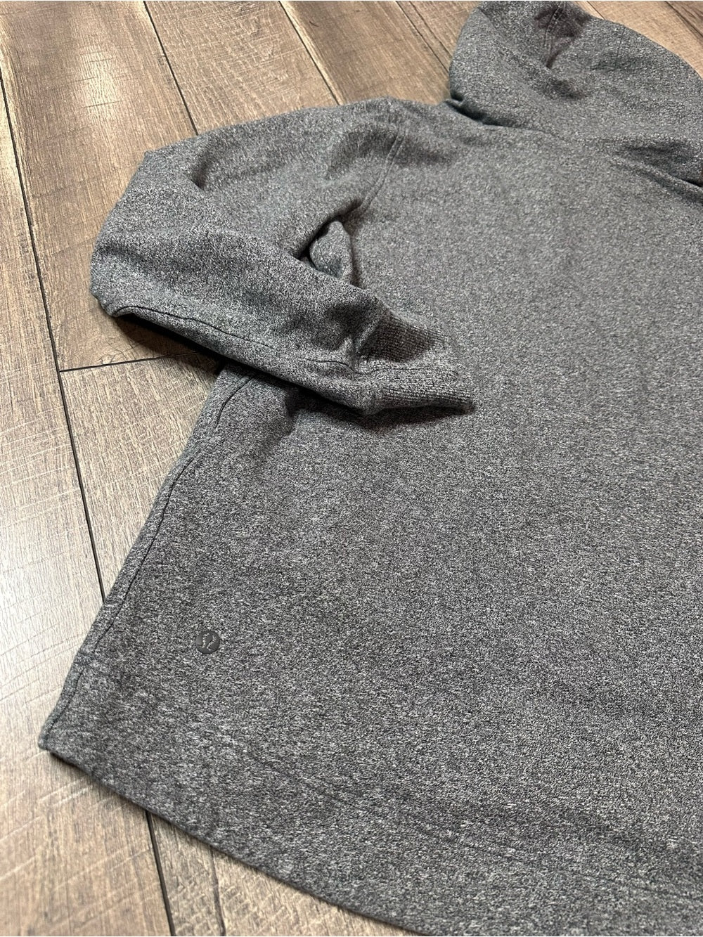 Lululemon Split Pullover Hoodie
Heathered Grey/Black