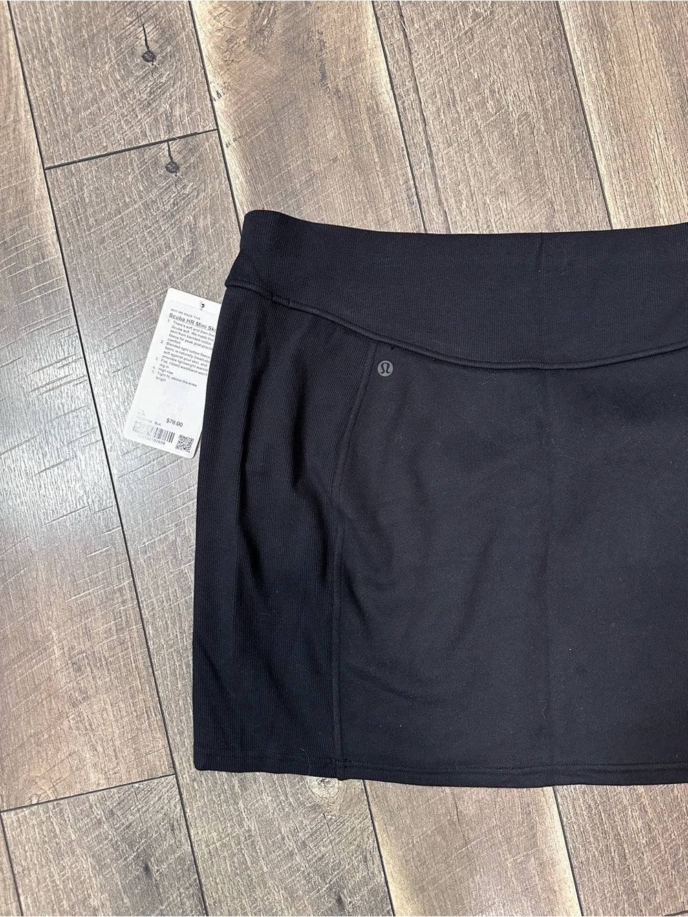 Lululemon Scuba High-Rise Mini Skirt
Black