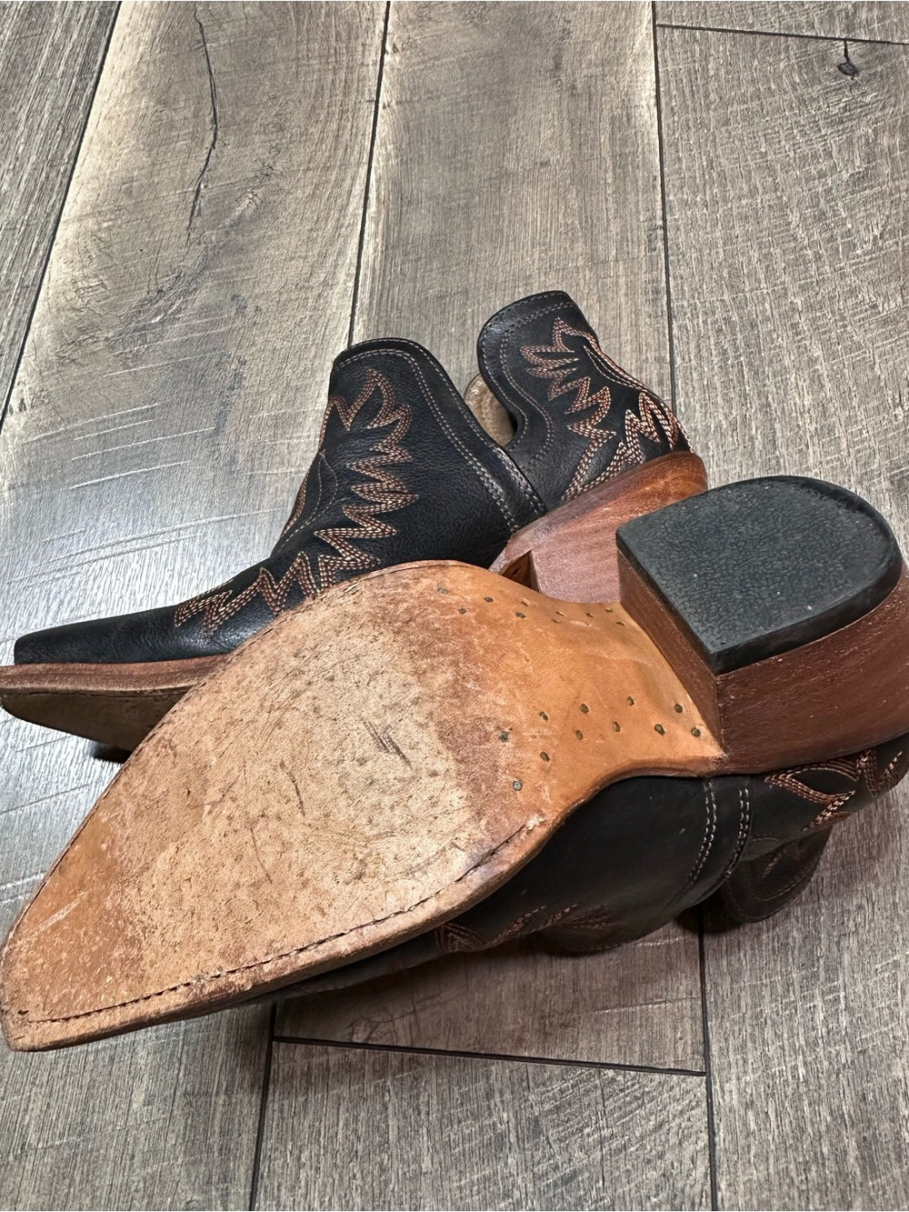 Ariat Dixon Brooklyn Fashion Booties