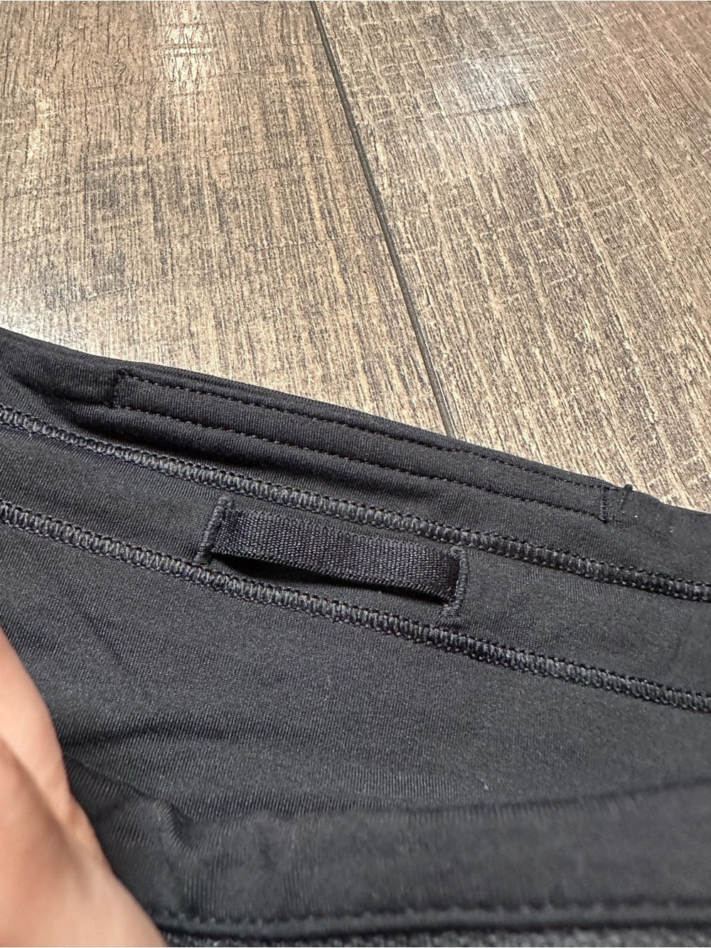 Lululemon Speed Up Mid-Rise Short 4"
Black