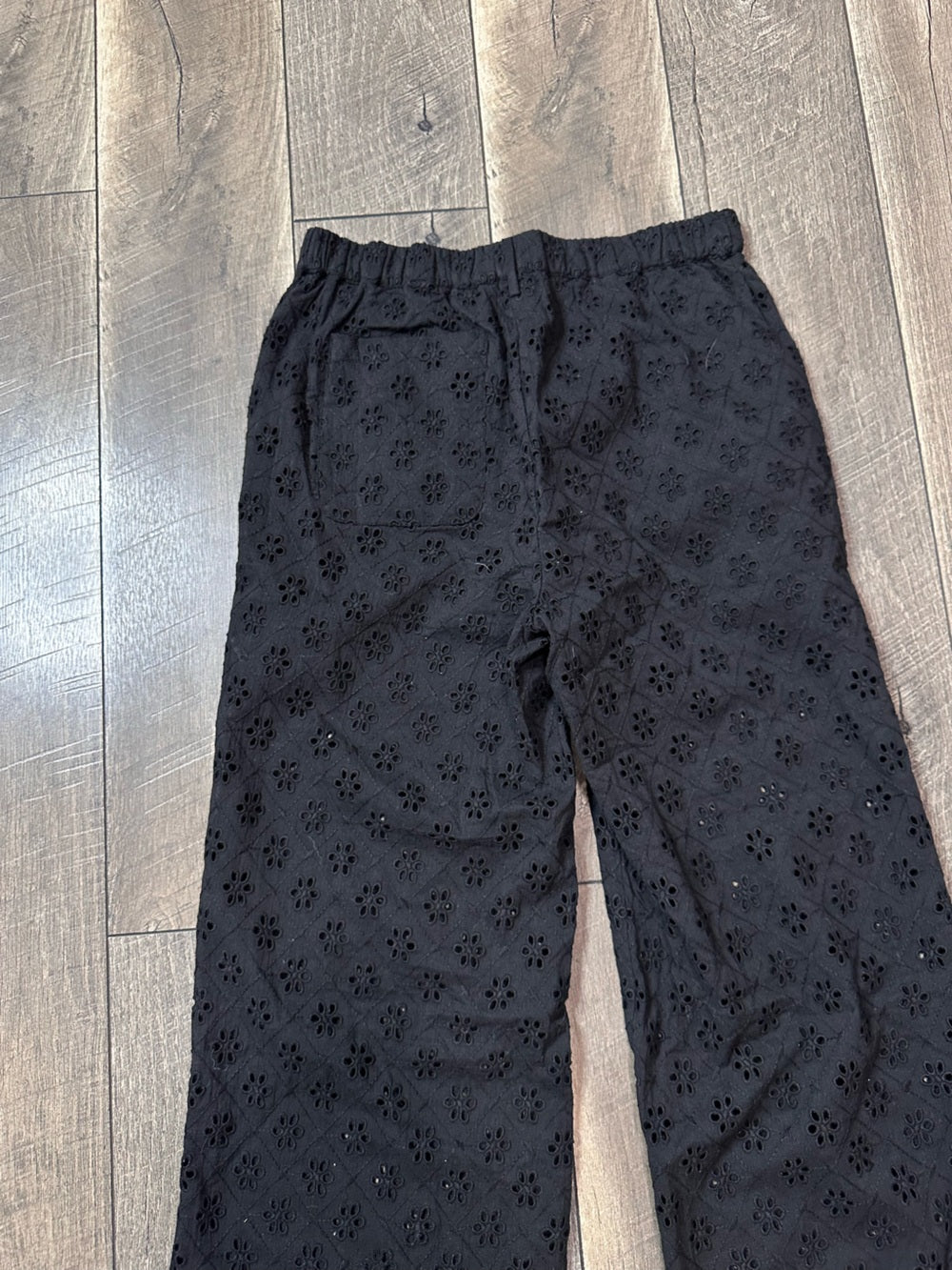 Black Tape Floral Eyelet Crop Pants (new with tags)