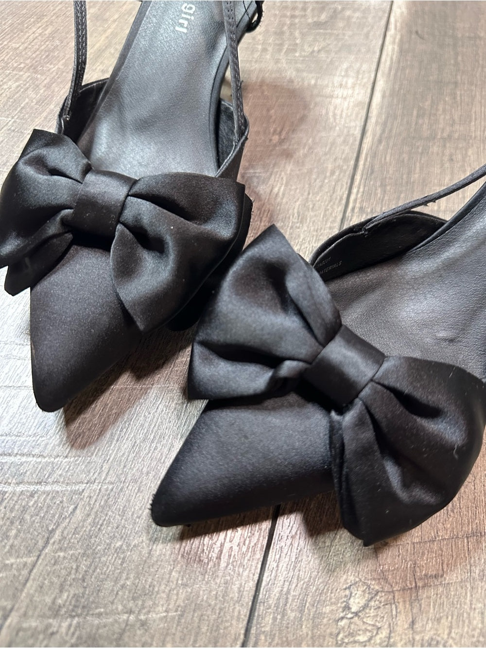 Madden Girl Pointed Toe Bow Heels