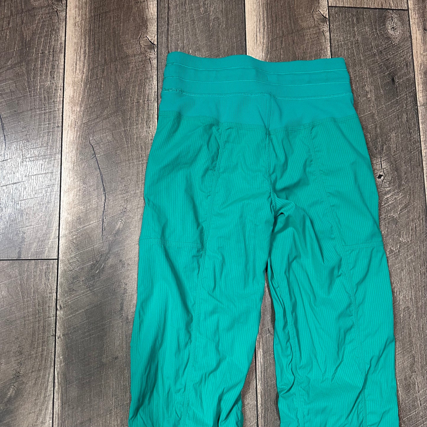 Lululemon Dance Studio Mid-Rise Pant *Full Length
Kelly Green