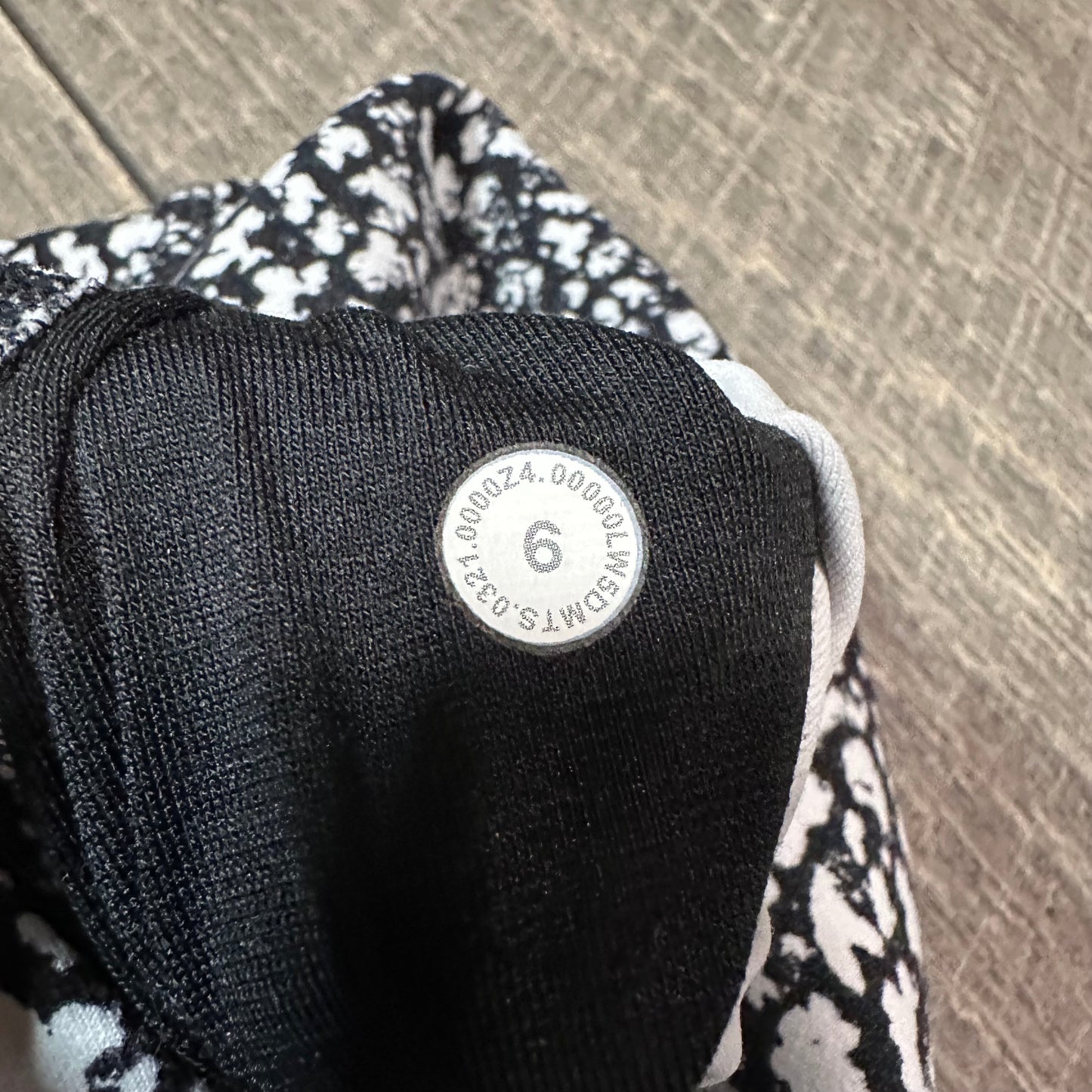 Lululemon Align High-Rise Pant 25"
Venture Floral Alpine White Black