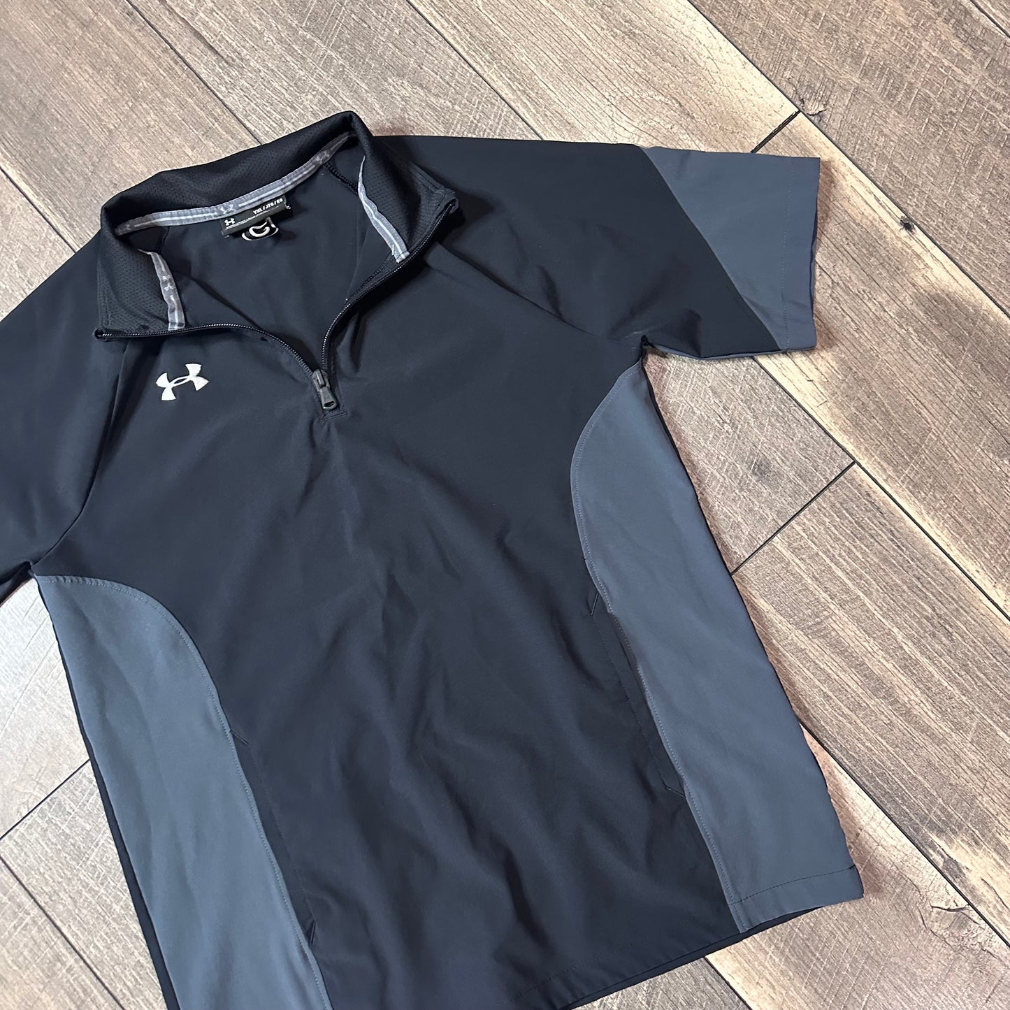 Under Armour 1/2 Zip Short Sleeve Pullover