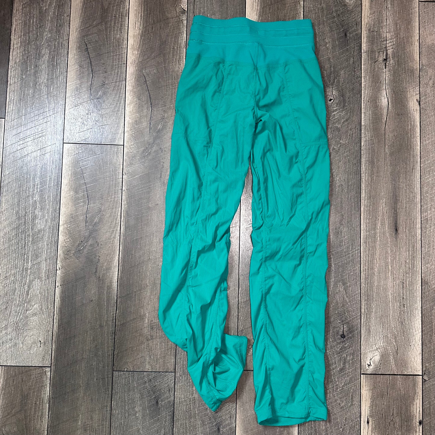 Lululemon Dance Studio Mid-Rise Pant *Full Length
Kelly Green