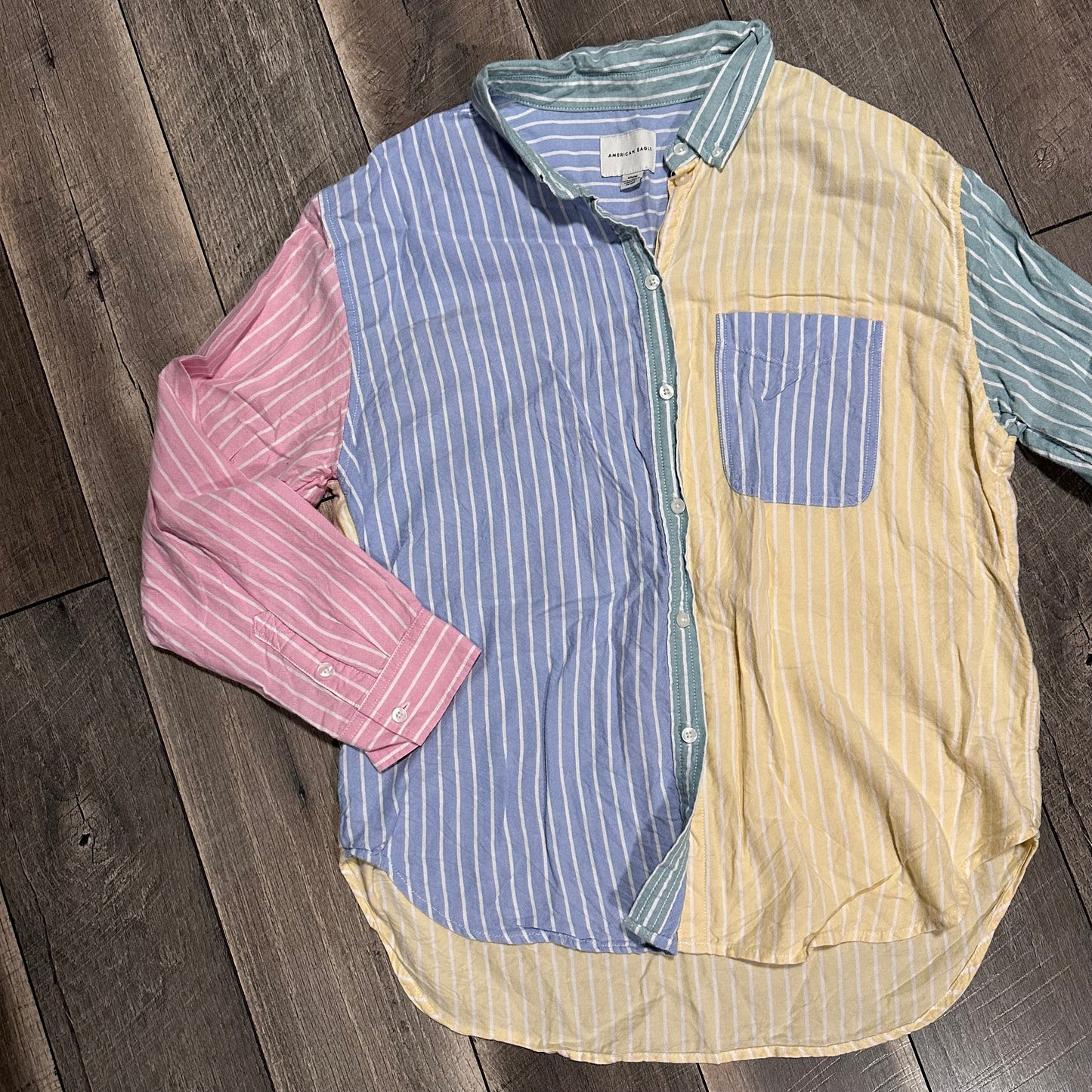 American Eagle Multicolor Button Down