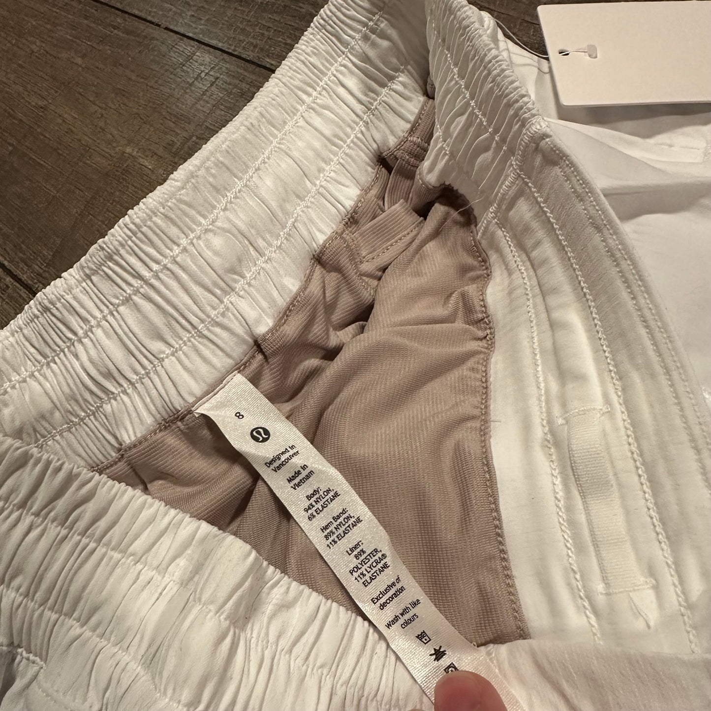 Lululemon Hotty Hot Short II *Long 4"
White (new with tags)