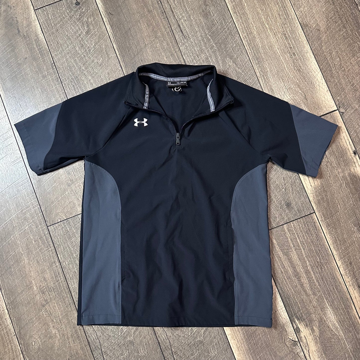 Under Armour 1/2 Zip Short Sleeve Pullover