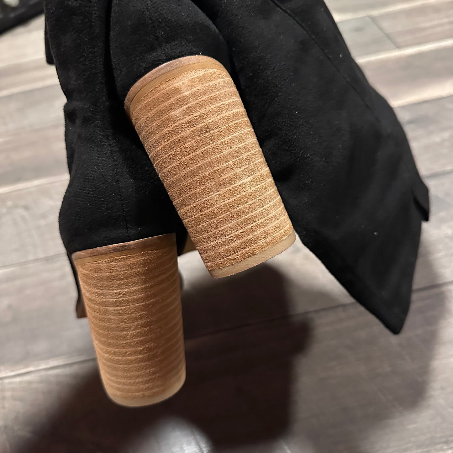 Mi.iM Knee High Sueded Boots