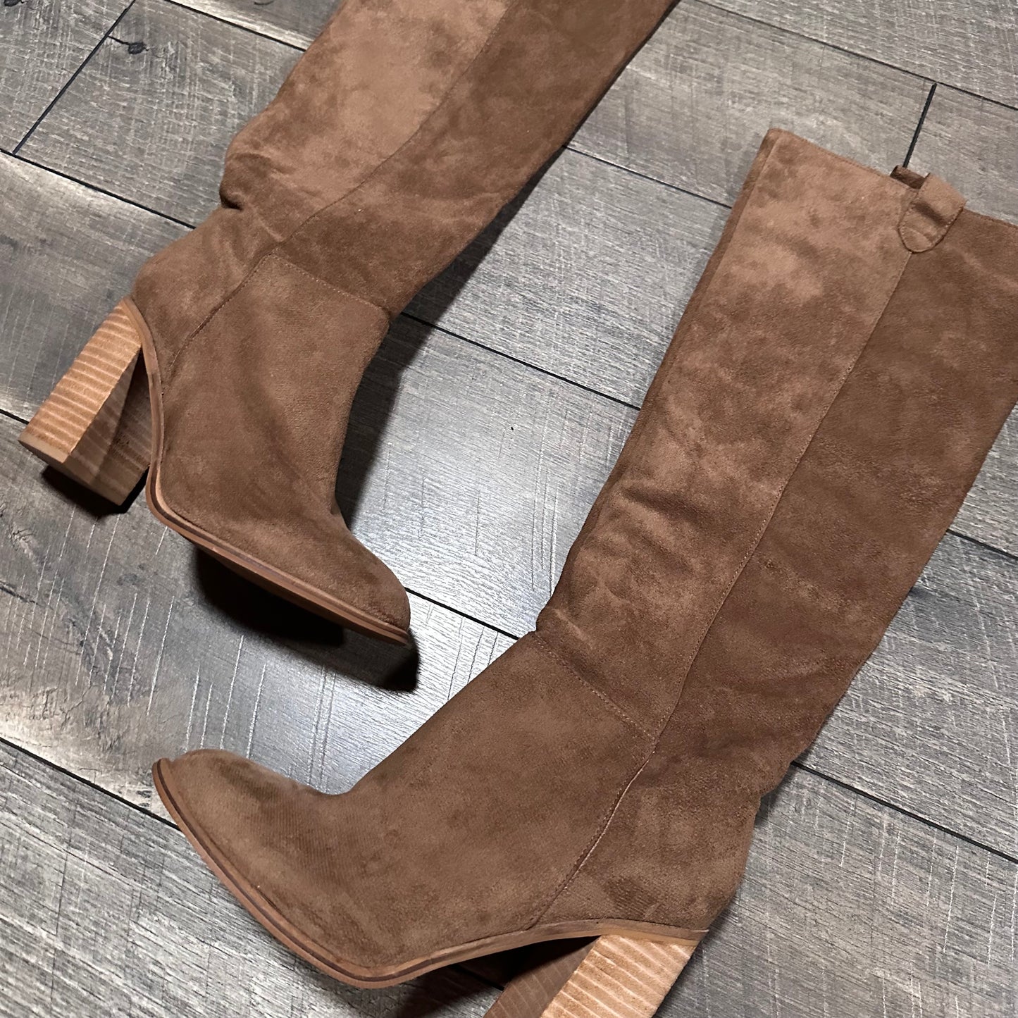 Mi.iM Knee High Sueded Boots