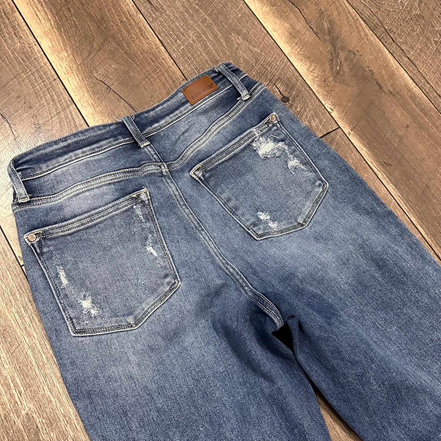 Judy Blue Straight Fit Distressed Jeans