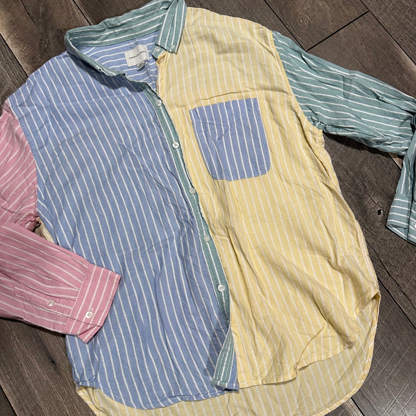 American Eagle Multicolor Button Down