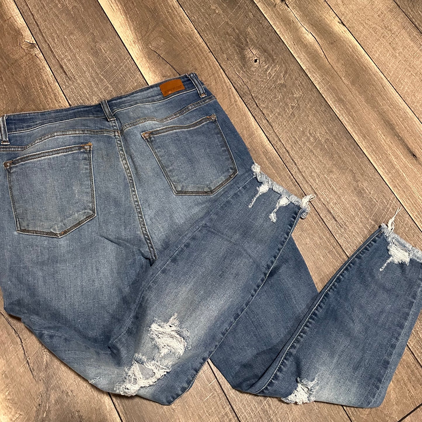 Judy Blue Distressed Skinny Jeans