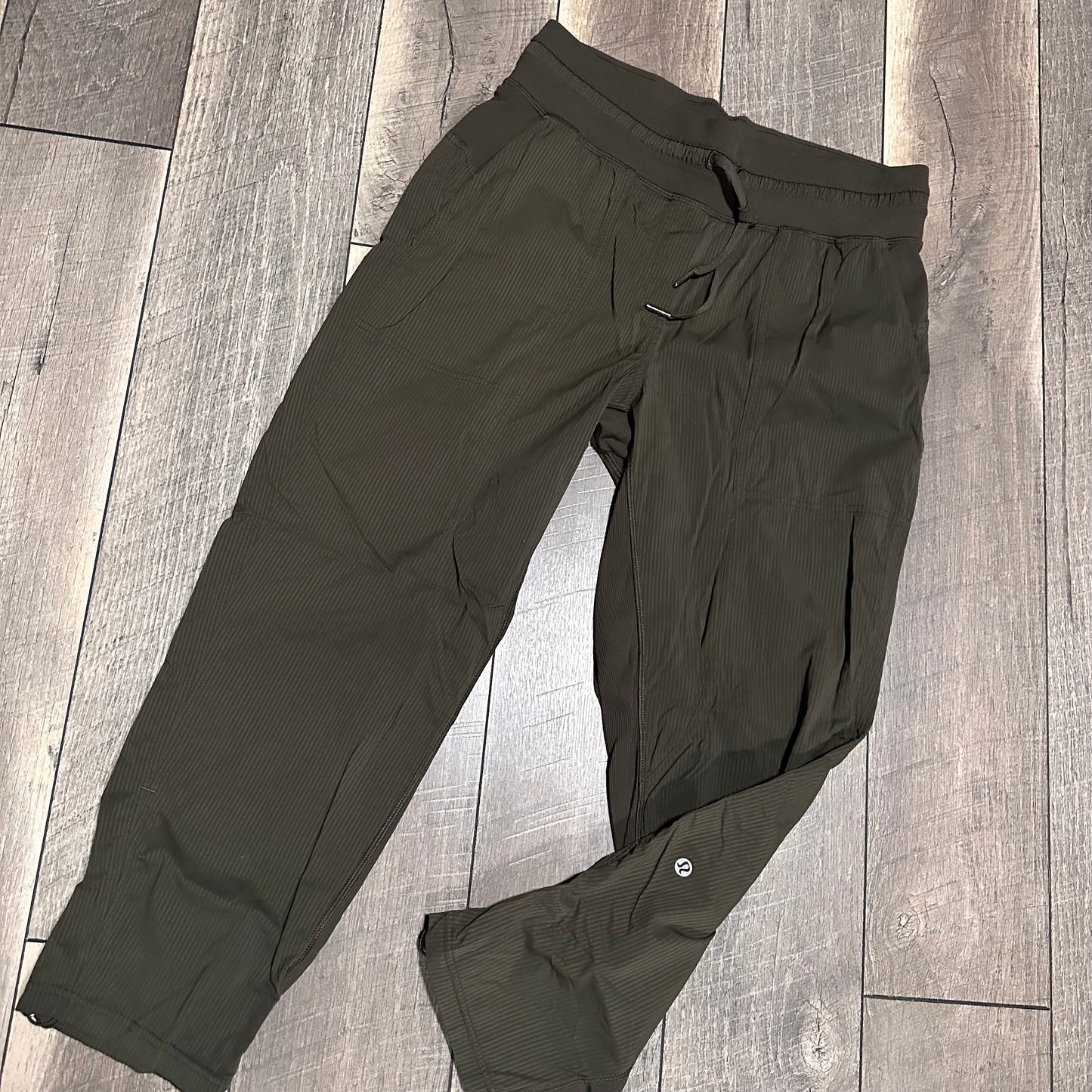 Lululemon Dance Studio Crop *25"
Dark Olive