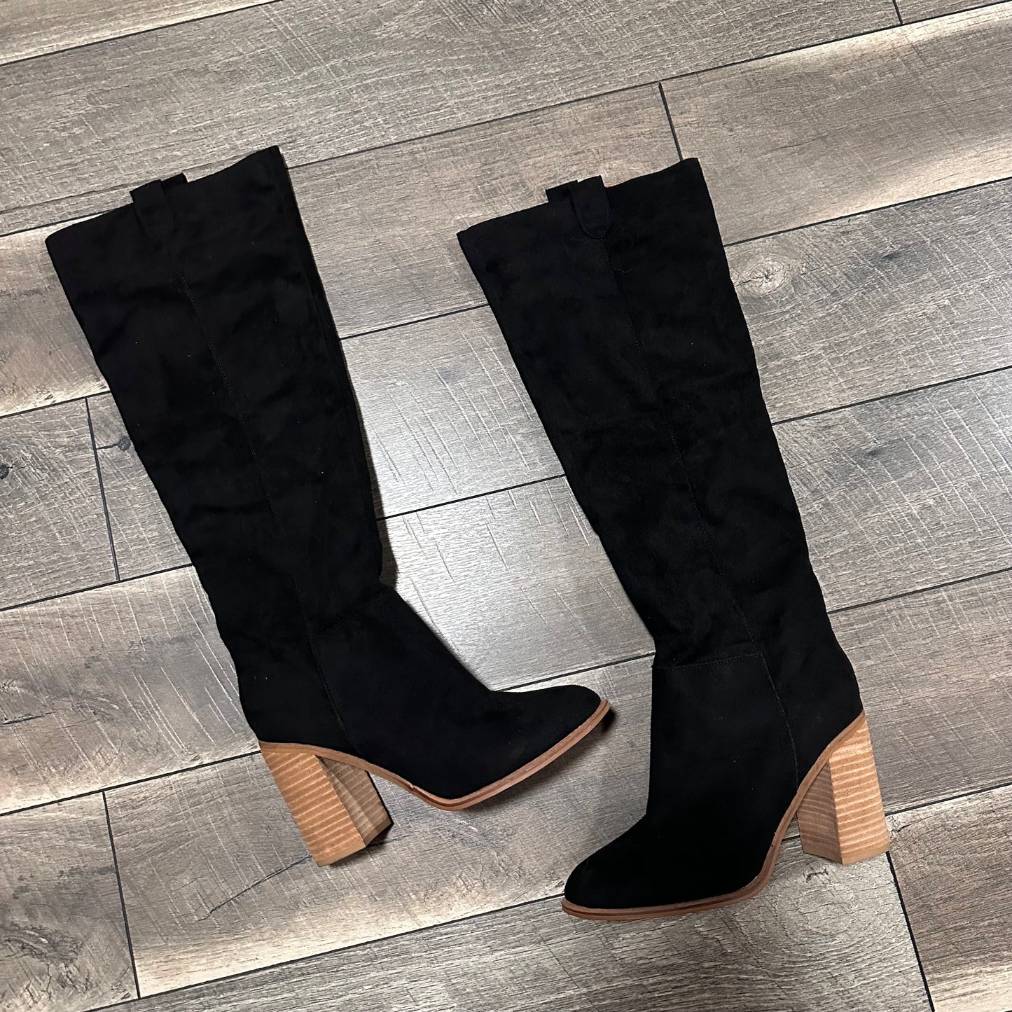 Mi.iM Knee High Sueded Boots