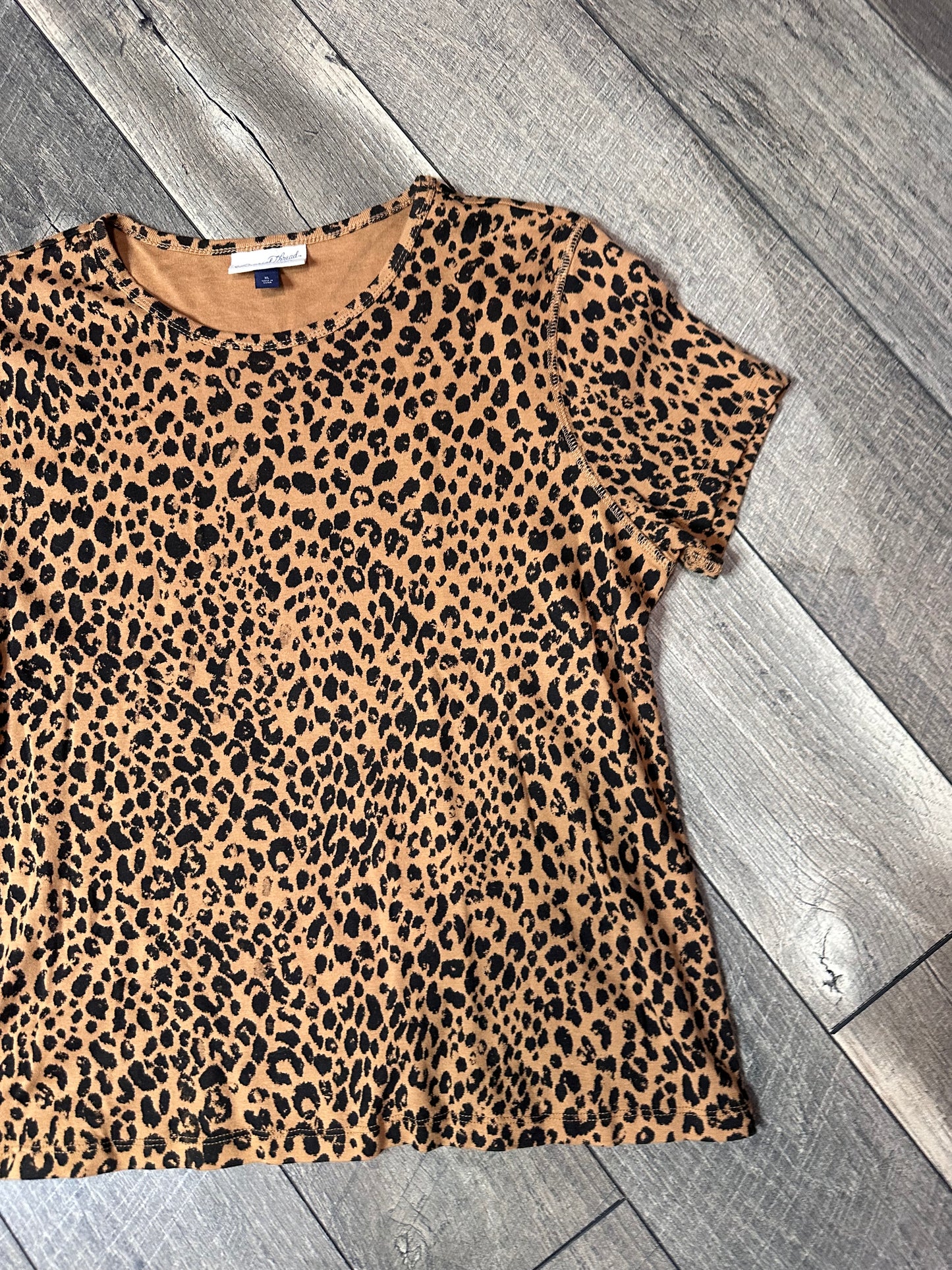 Universal Threads Leopard Short Sleeve