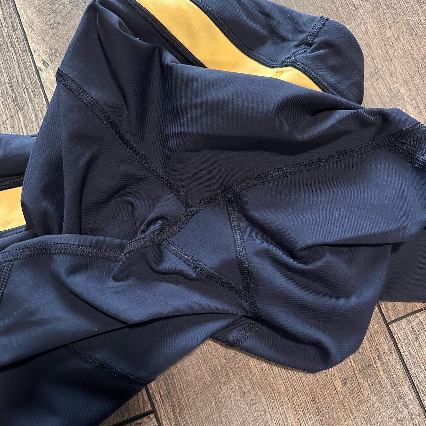 Lululemon Run: Inspire Crop II Inkwell / Burning Yellow