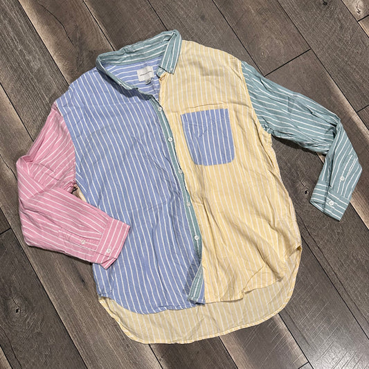 American Eagle Multicolor Button Down