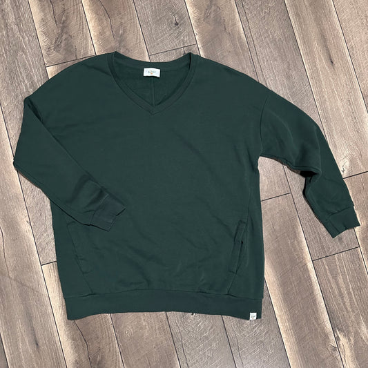 31:25 Boutique Pine Green Pullover