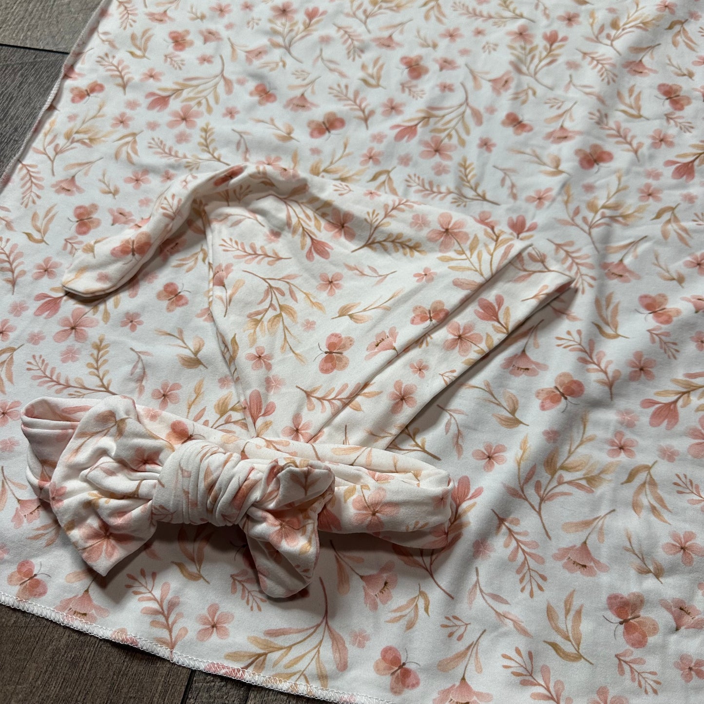 Konssy Buttery Soft Swaddle + Hat/Headband