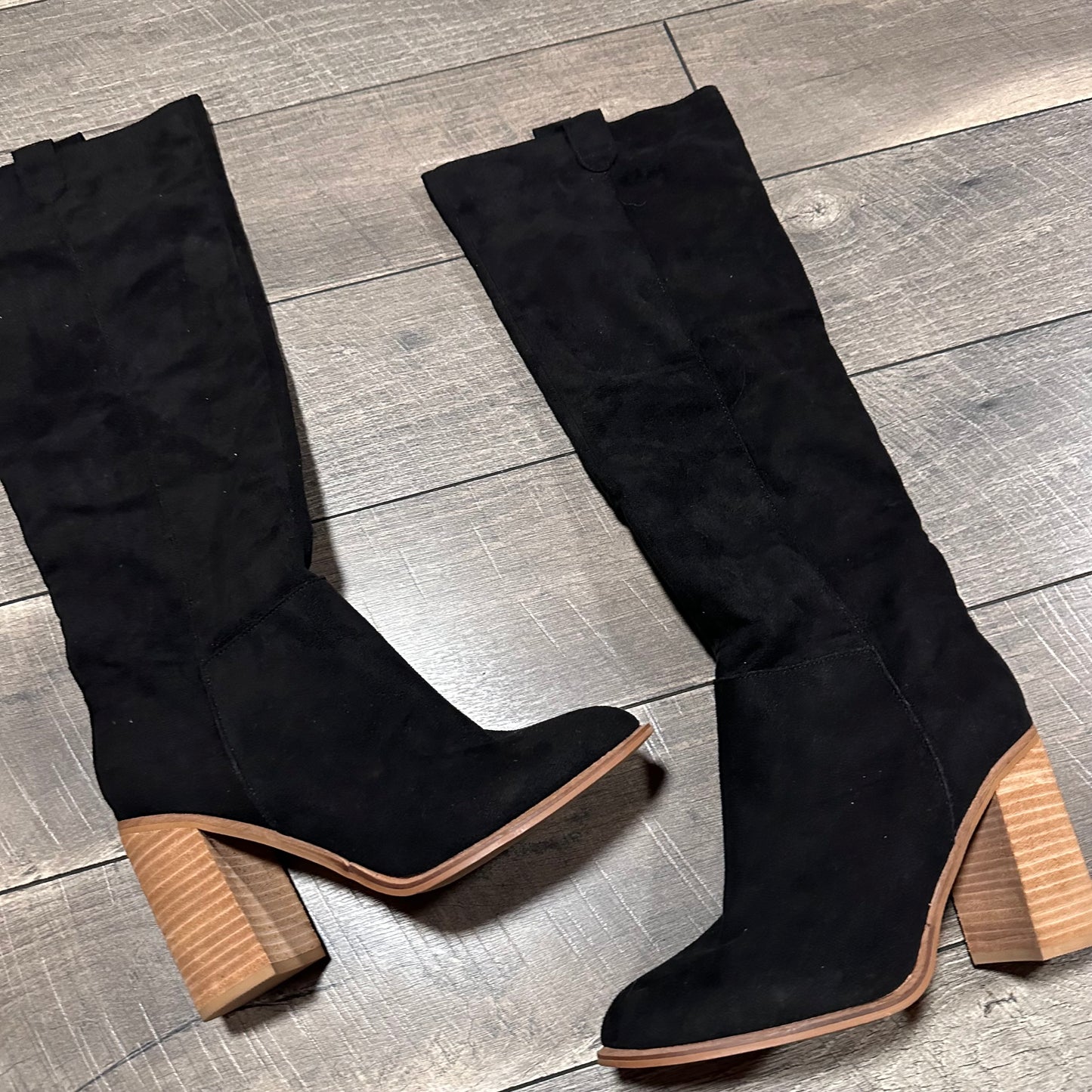 Mi.iM Knee High Sueded Boots