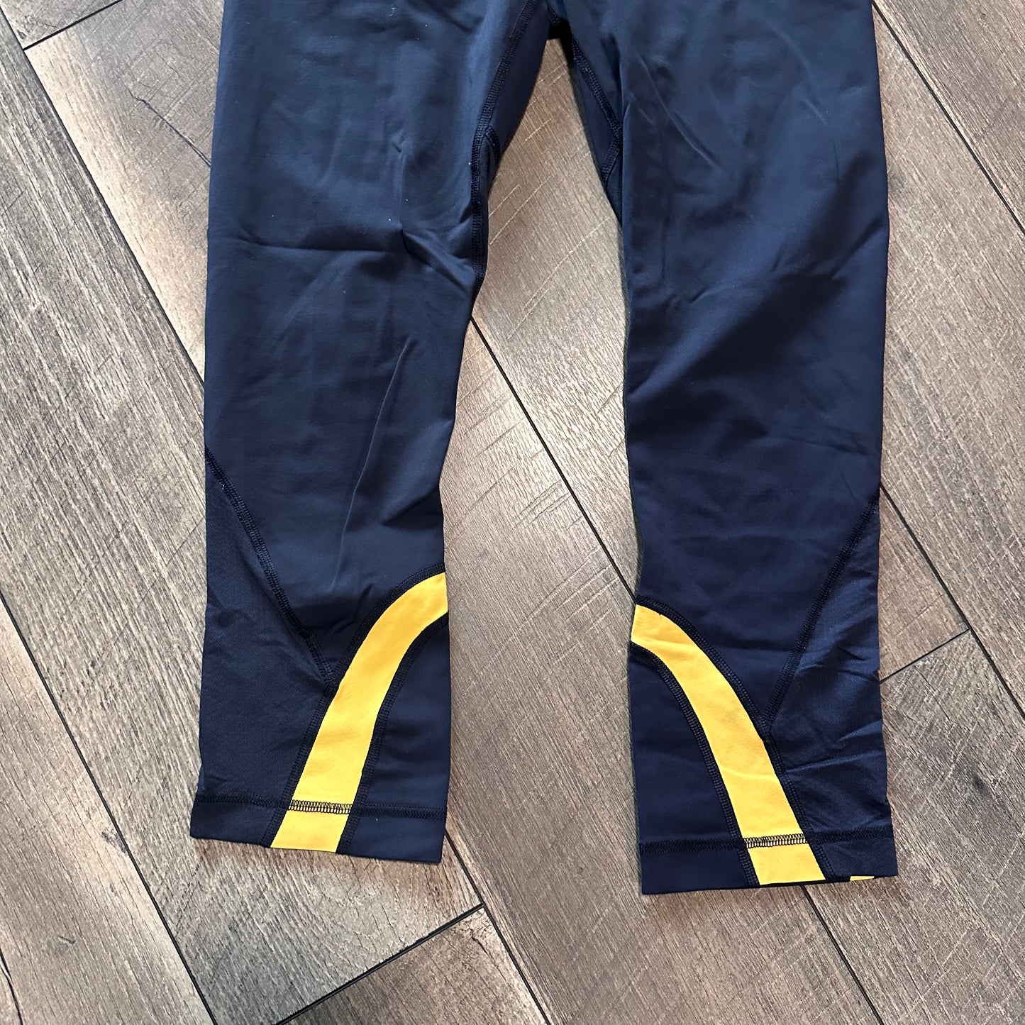 Lululemon Run: Inspire Crop II Inkwell / Burning Yellow