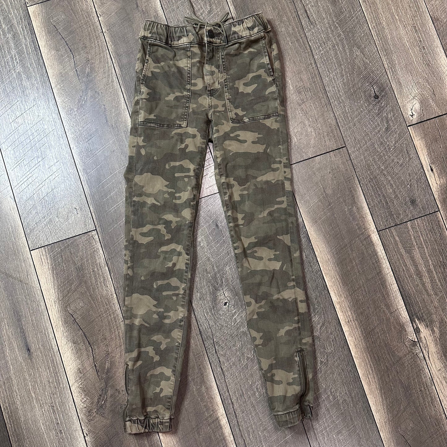 American Eagle Camo Joggers