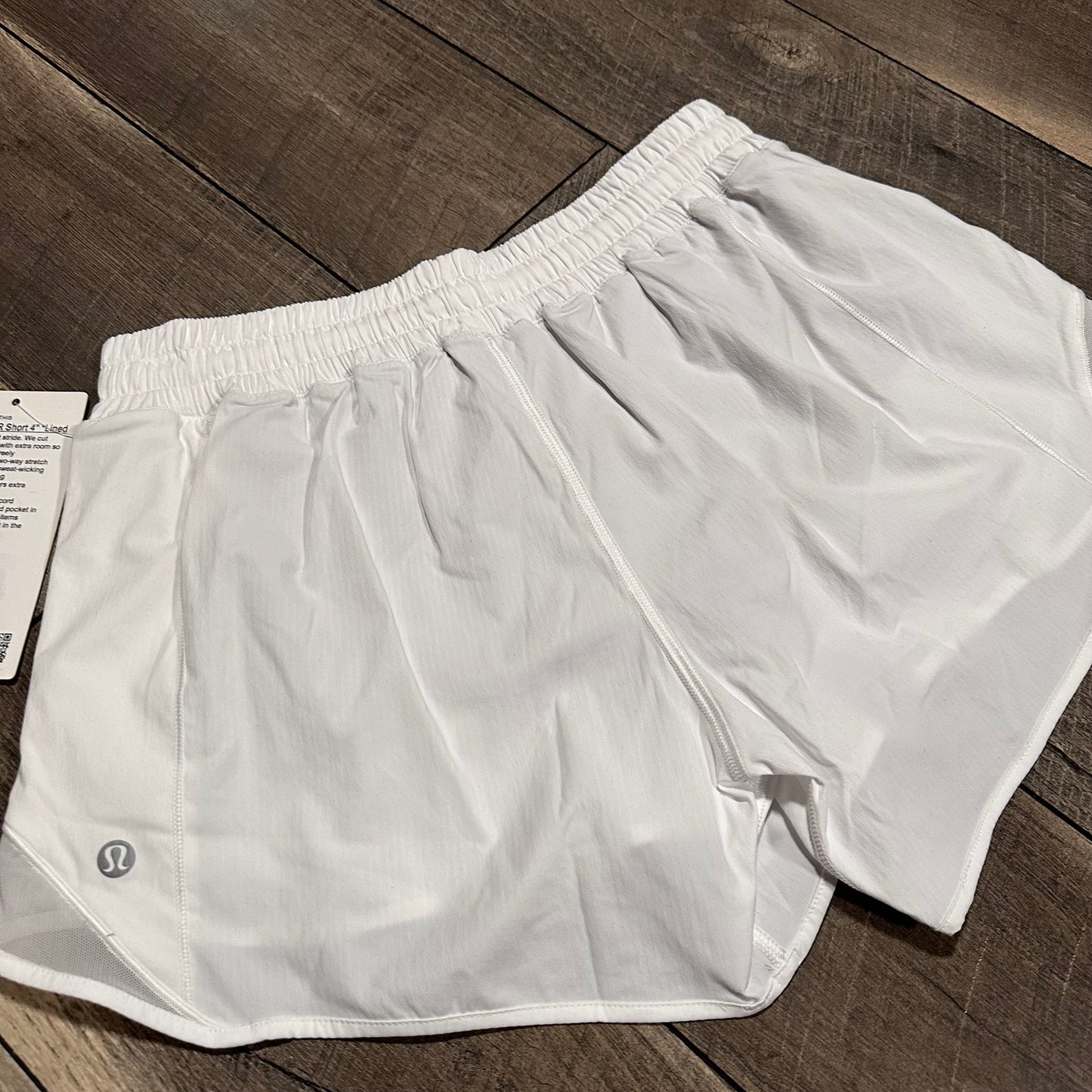 Lululemon Hotty Hot Short II *Long 4"
White (new with tags)
