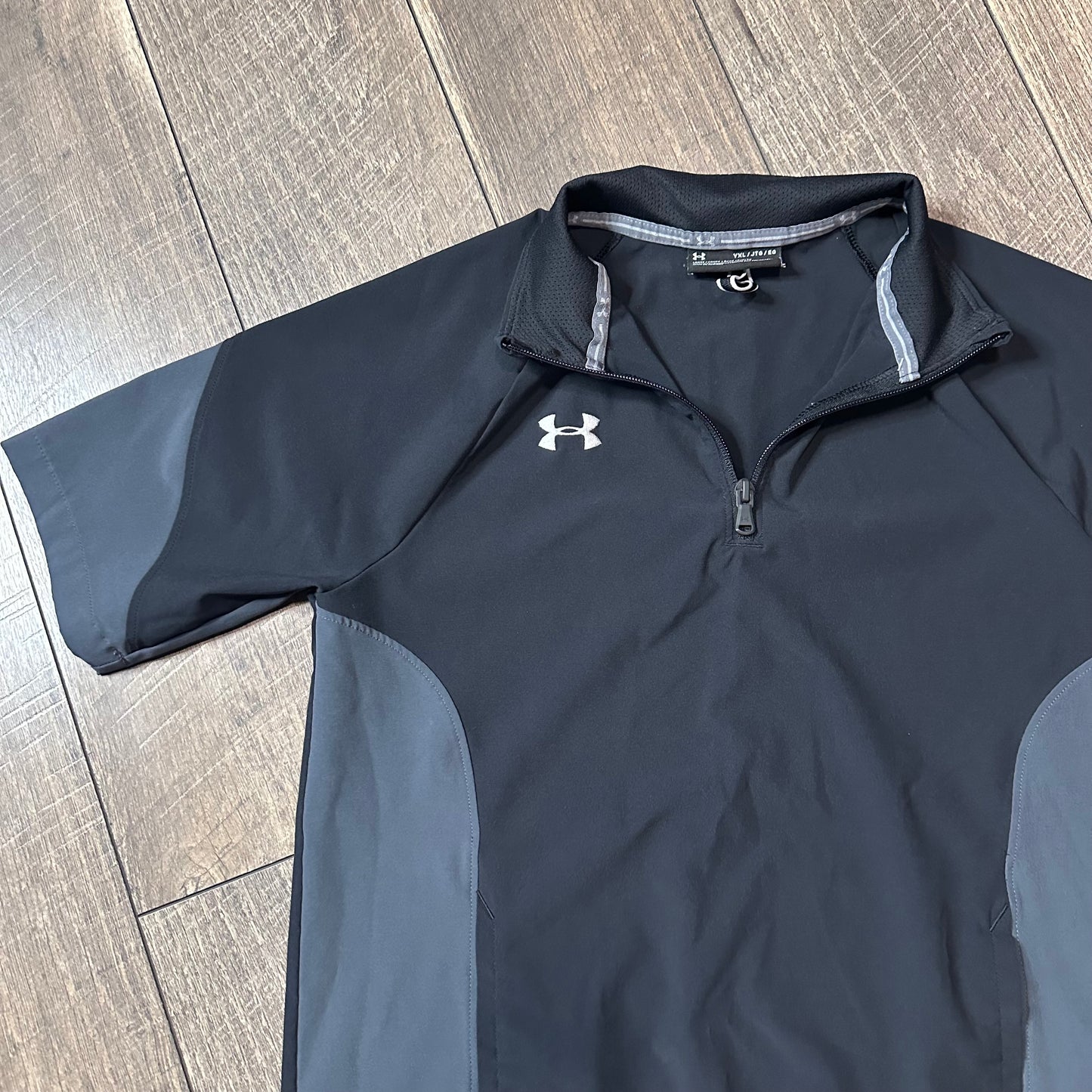 Under Armour 1/2 Zip Short Sleeve Pullover