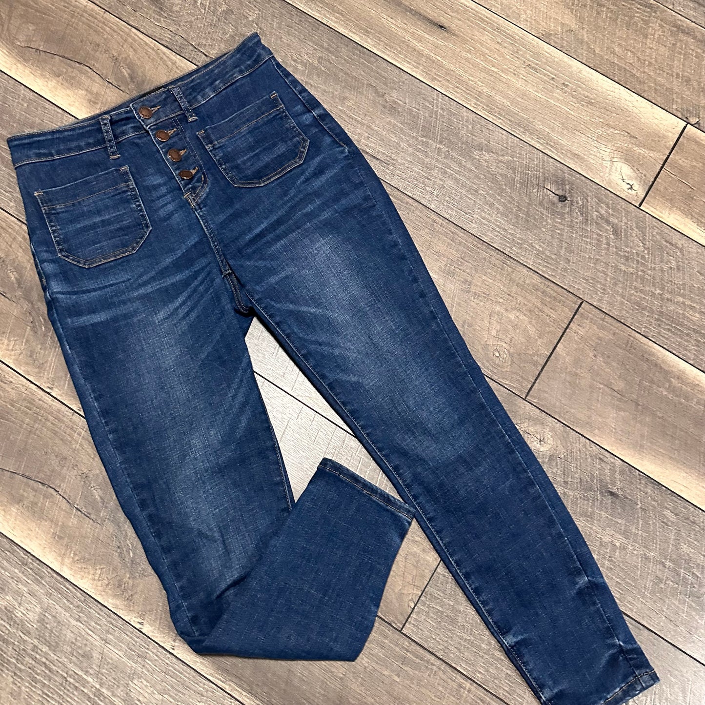 Judy Blue Buttonfly Skinny Jeans