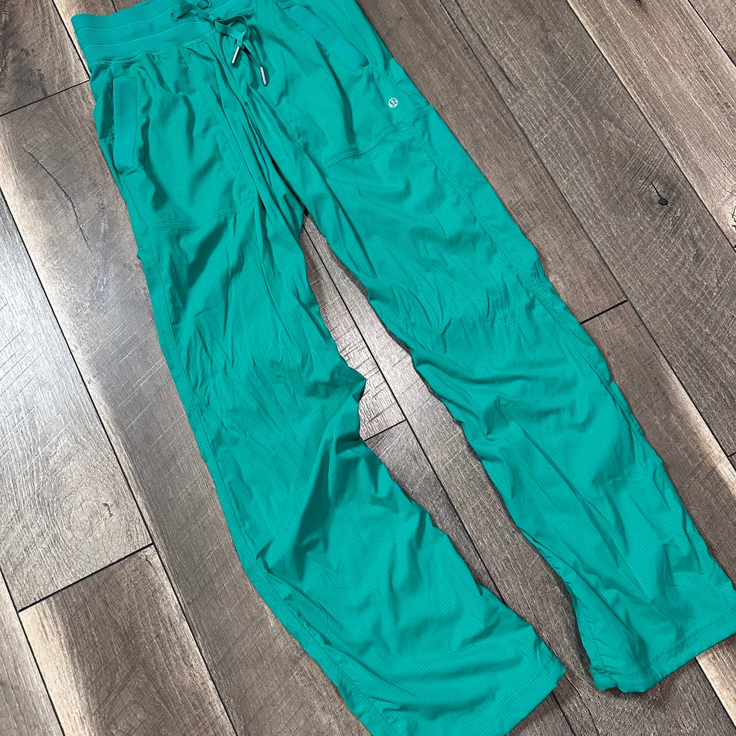 Lululemon Dance Studio Mid-Rise Pant *Full Length
Kelly Green