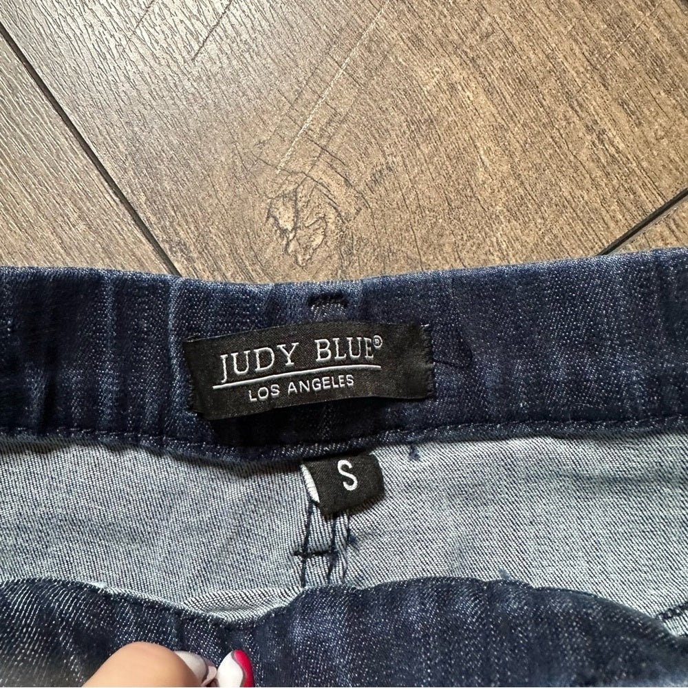 Judy Blue Pull On Dolphin Hem Shorts