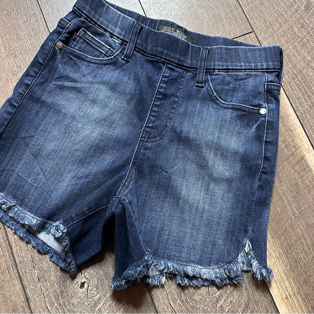 Judy Blue Pull On Dolphin Hem Shorts
