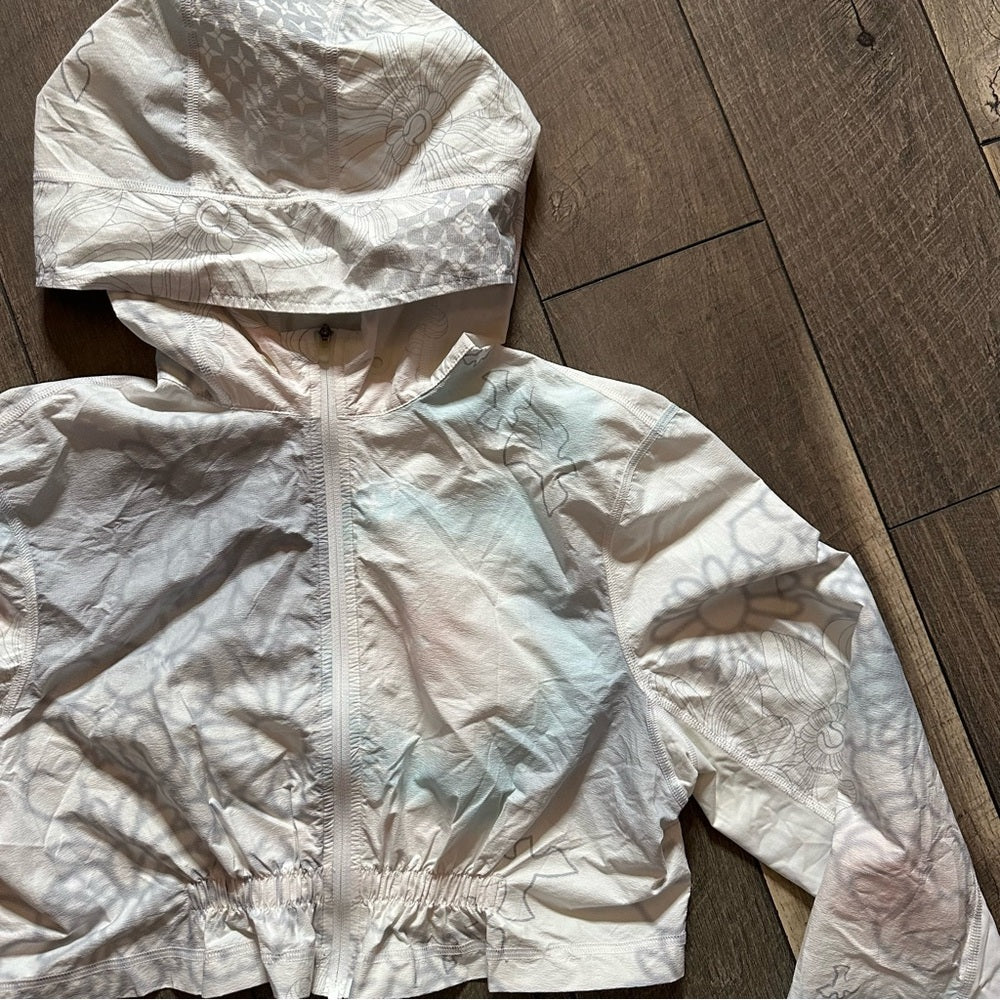 Lululemon Crop Abstract Flower Logo Running Jacket