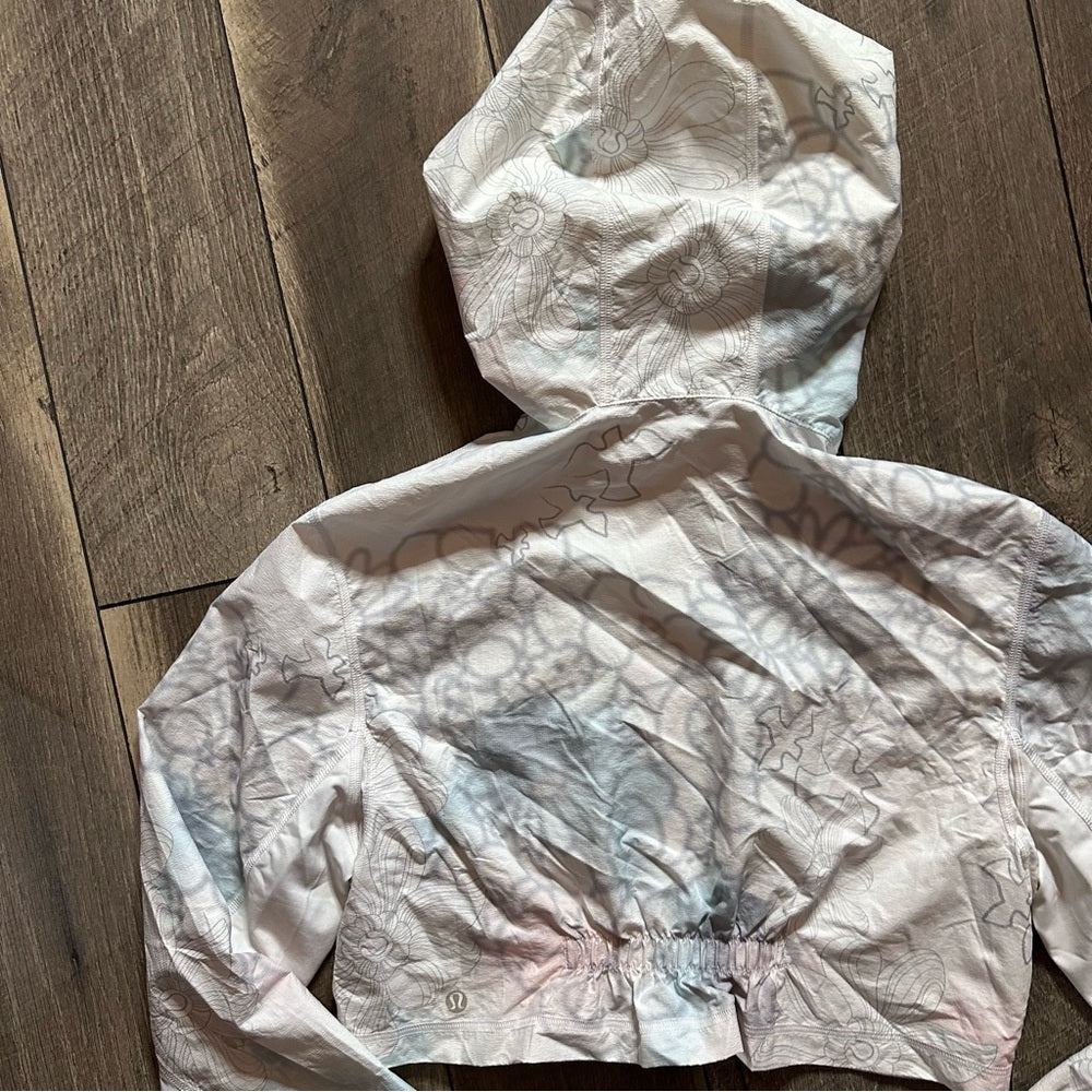 Lululemon Crop Abstract Flower Logo Running Jacket