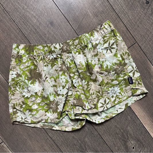 NWOT 💚 Patagonia Barely Baggie Shorts 2.5”