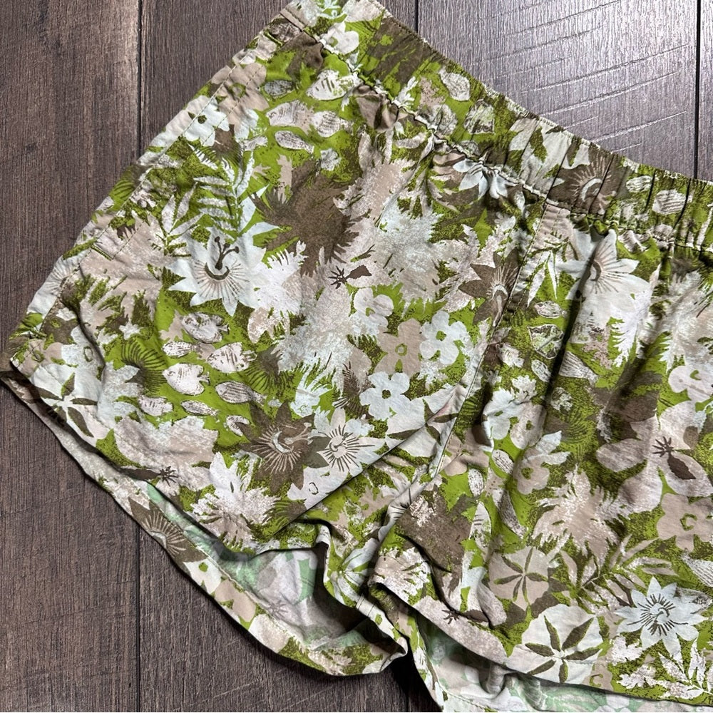 NWOT 💚 Patagonia Barely Baggie Shorts 2.5”