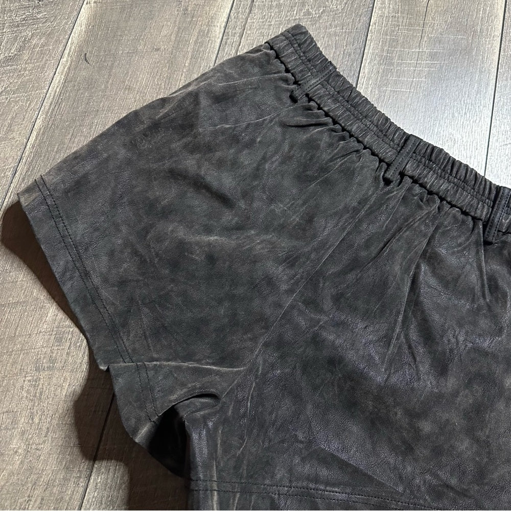 NWT 🖤 Free People Roma Vegan Suede Shorts